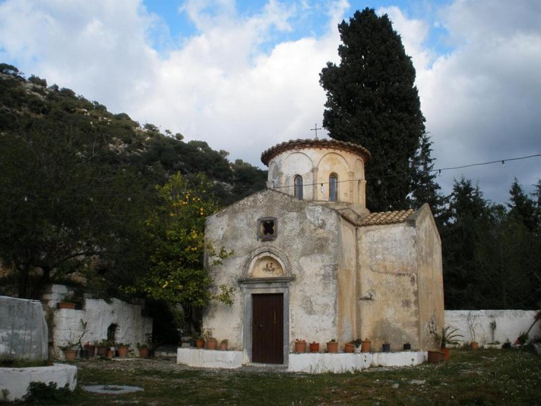 Αναδεικνύουν τον περιβάλλοντα χώρο της Ιεράς Μονής Παναγίας Γκουβερνιώτισσας