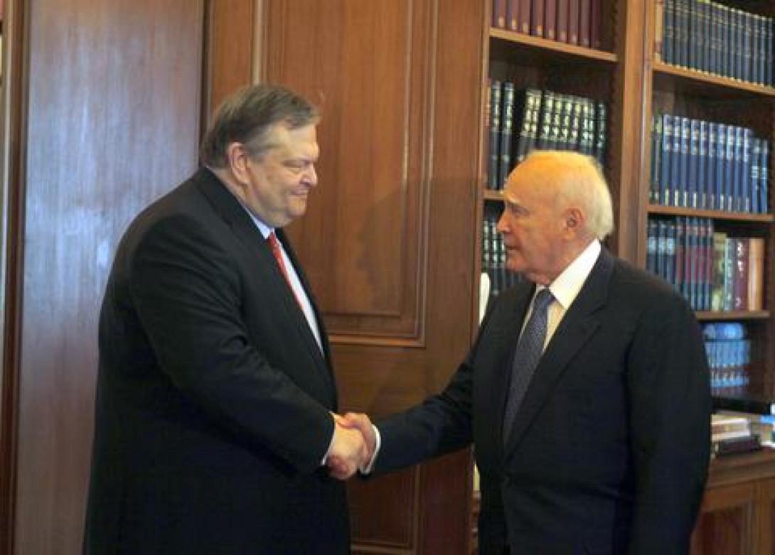 Τον Κάρολο Παπούλια επισκέπτεται ο Εύαγγελος Βενιζέλος