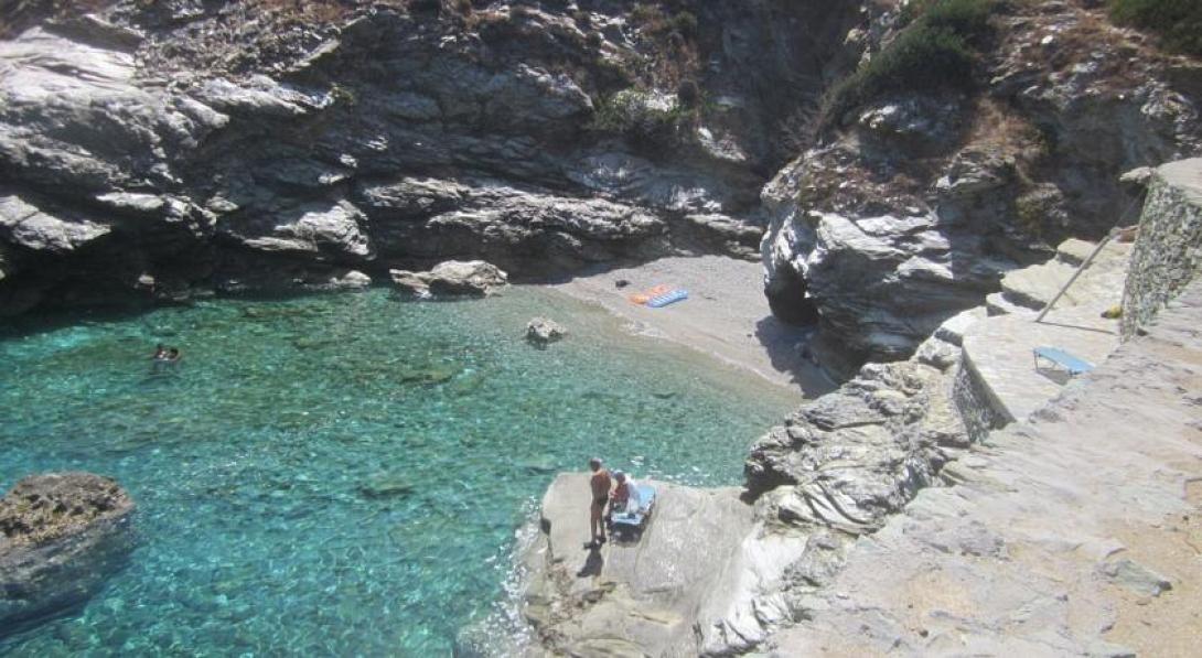 paralia_agia_pelagia.jpg