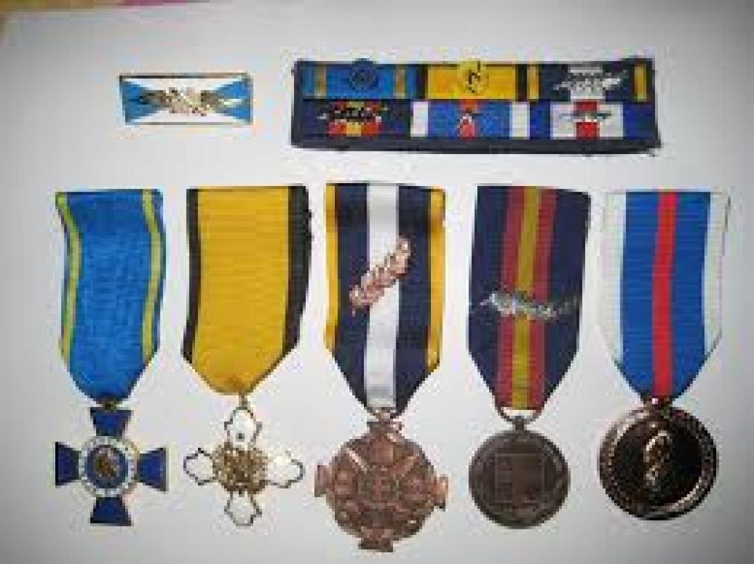 Πληρώνουν από την τσέπη τους για τα παράσημα τους στο Λιμενικό 