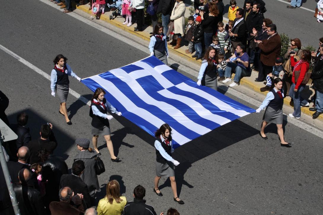 Θα καταργήσουν αργίες και Εθνικές εορτές στα σχολεία;