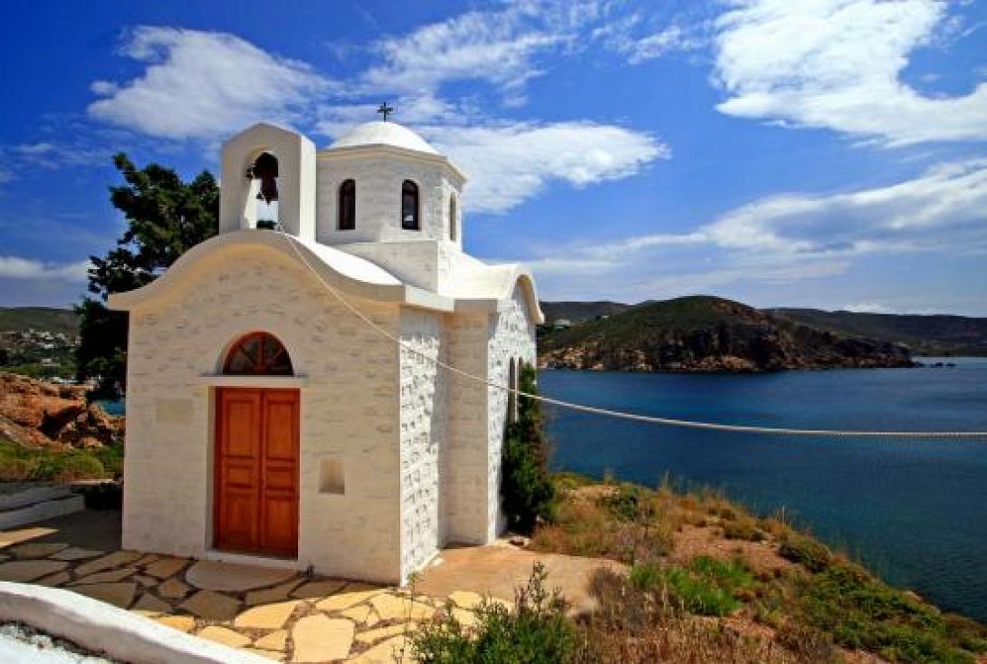 Σπείρα διέρρηξε ιερούς ναούς στο νησί της Αποκάλυψης!