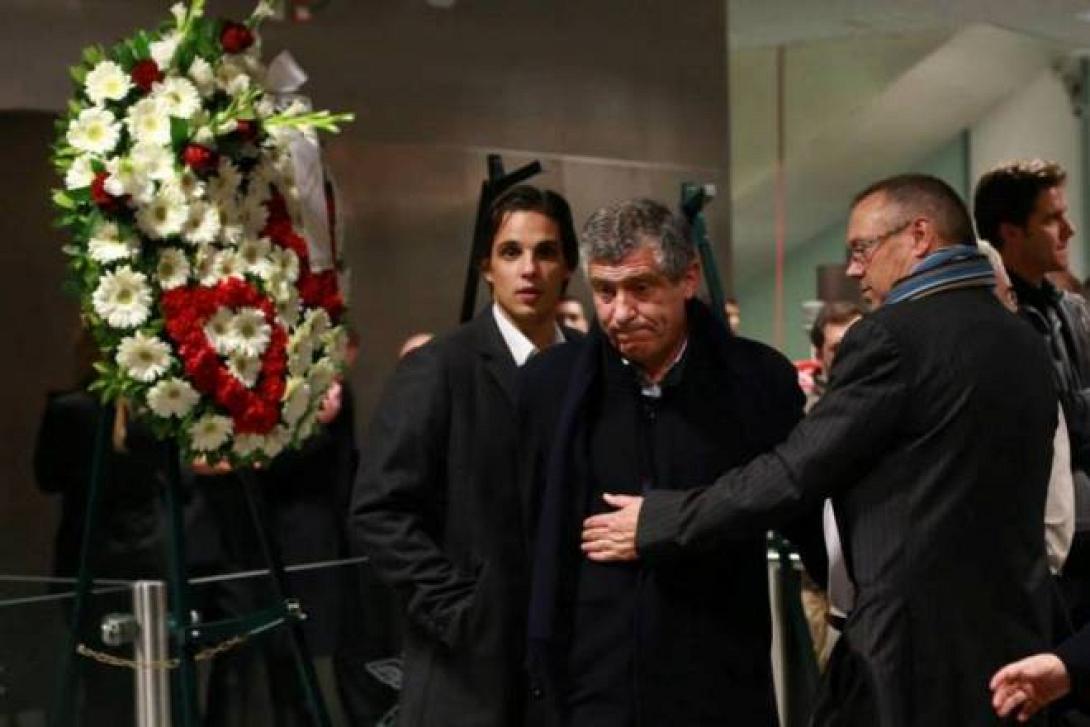 Δάκρυσε ο  Σάντος στο «αντίο» του Εουσέμπιο (video)