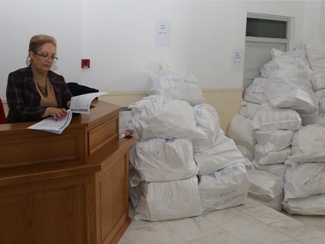 Εκλογικοί σάκοι και κοσμοσυρροή σε Δήμο Ηρακλείου και Περιφέρεια
