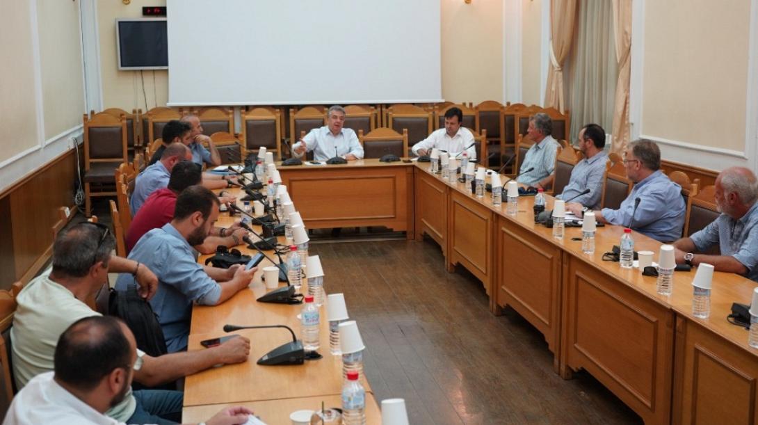 Η συνάντηση Περιφερειαρχη με τις Κρητικές ομάδες της Γ Εθνικής