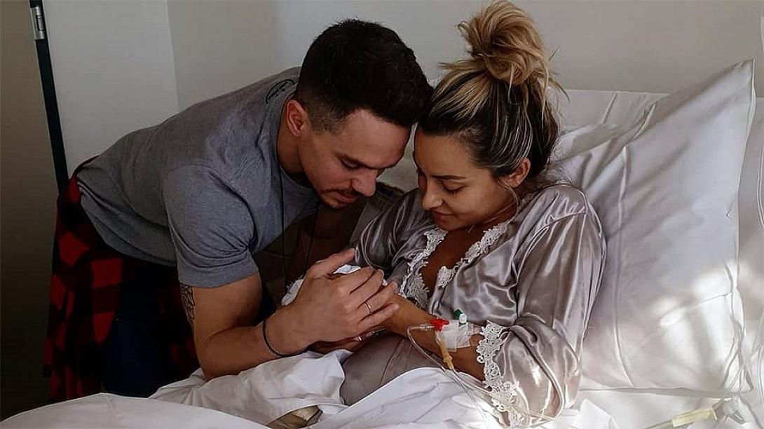 petrounias_ar.jpg