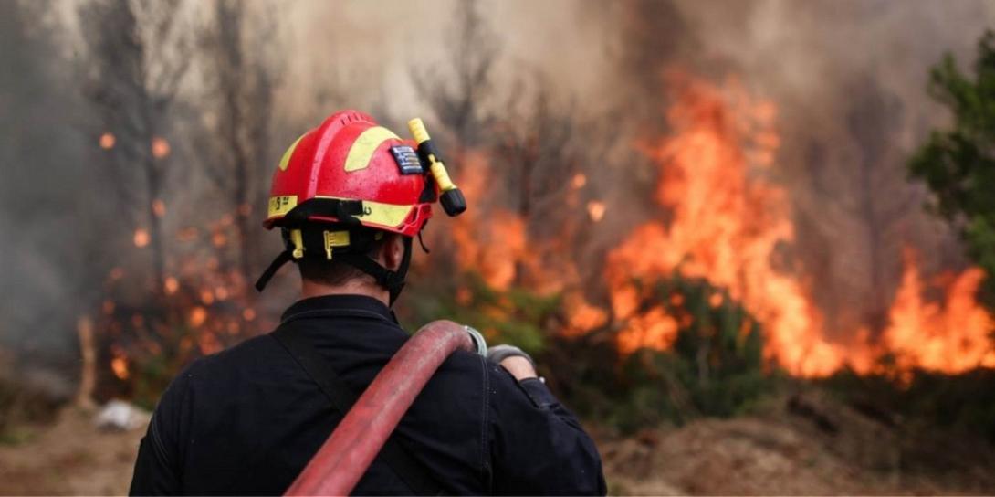 φωτια πυρκαγια πυροσβεστικη πυροσβεστης
