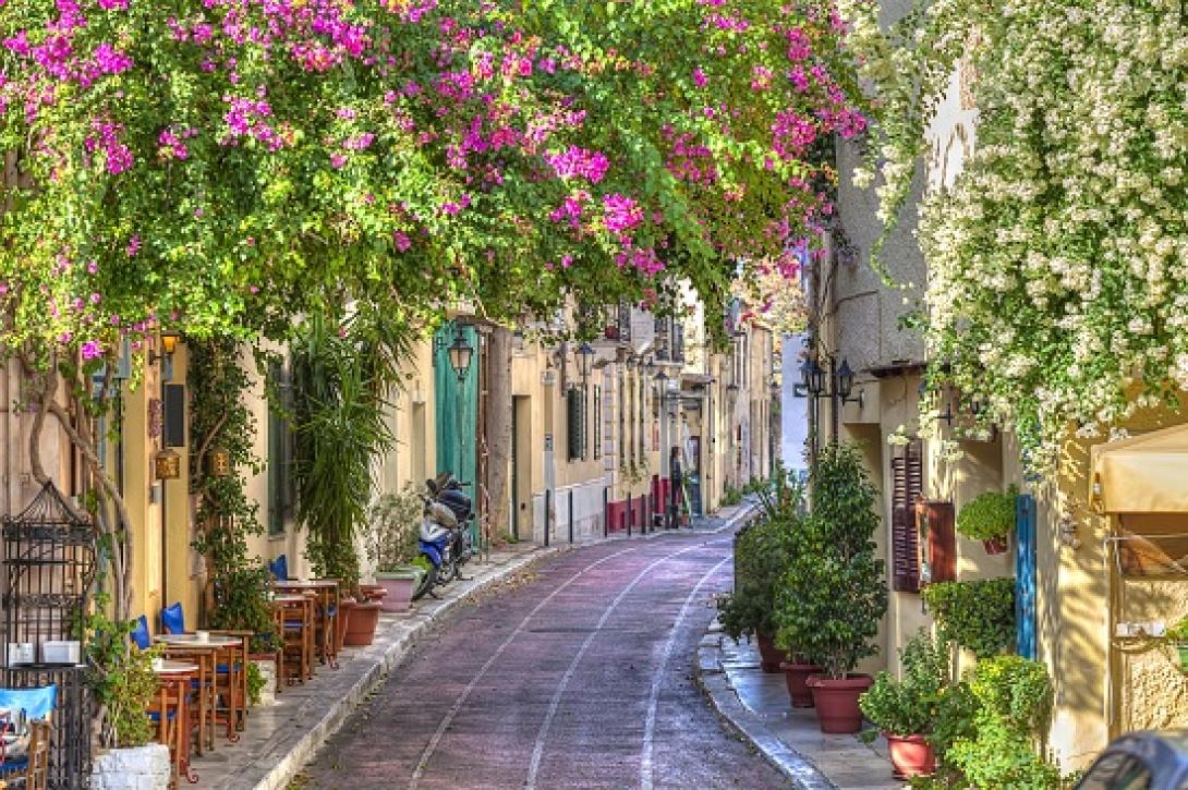Με μεζέδες και χύμα κρασί το τραπέζι της Μέρκελ