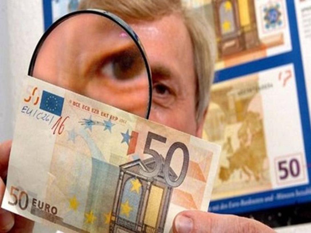 Αυξήθηκαν το δεύτερο εξάμηνο του 2014 τα πλαστά χαρτονομίσματα