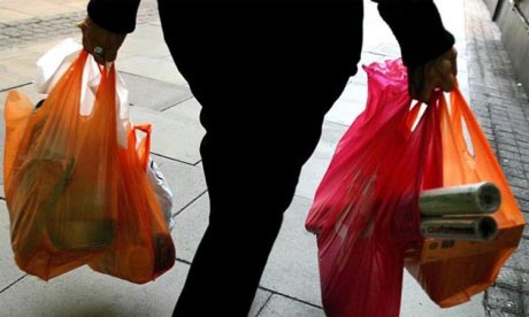  ΥΠΕΚΑ: Στόχος ο περιορισμός της πλαστικής σακούλας μεταφοράς