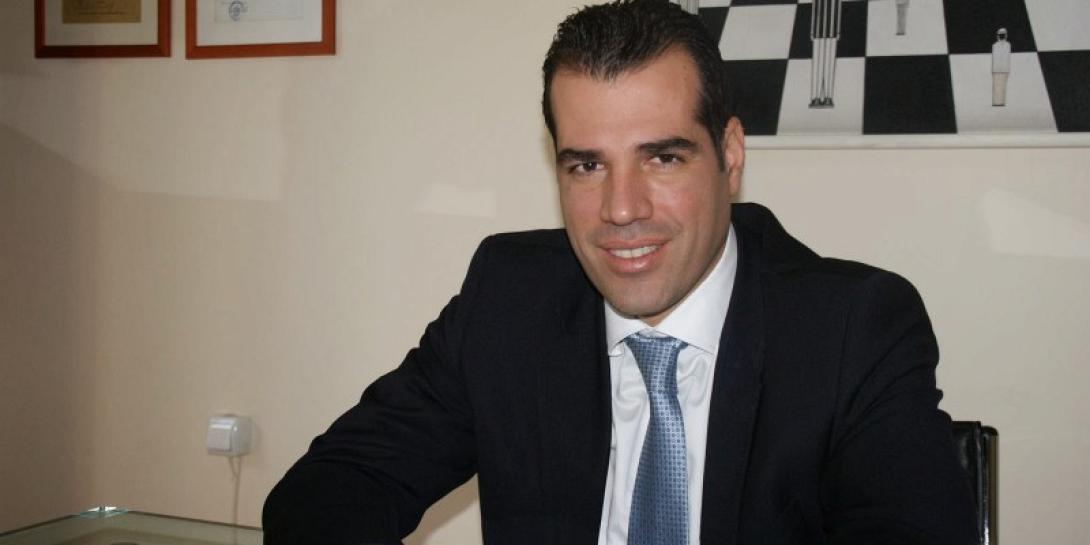 θάνος πλεύρης