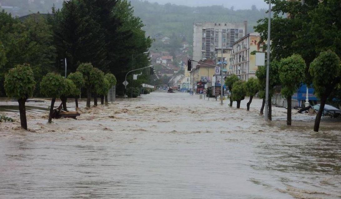 Πρόβα ... Χειμώνα με καταρρακτώδη βροχή στο Ηράκλειο - Μπόρες σε όλη την Κρήτη
