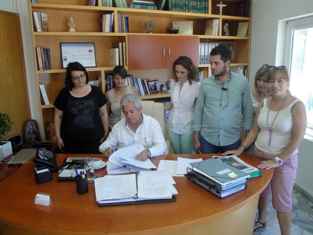 Ξεκινάει η κατασκευή ηλεκτρονικών περιπτέρων σε Γωνιές, Τύλισο και Μονή