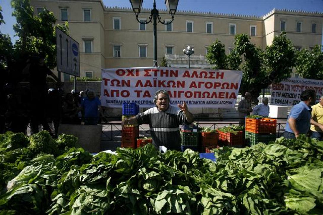 Στους δρόμους οι παραγωγοί λαϊκών αγορών - Διαμαρτυρίες σε Αθήνα και Θεσσαλονίκη
