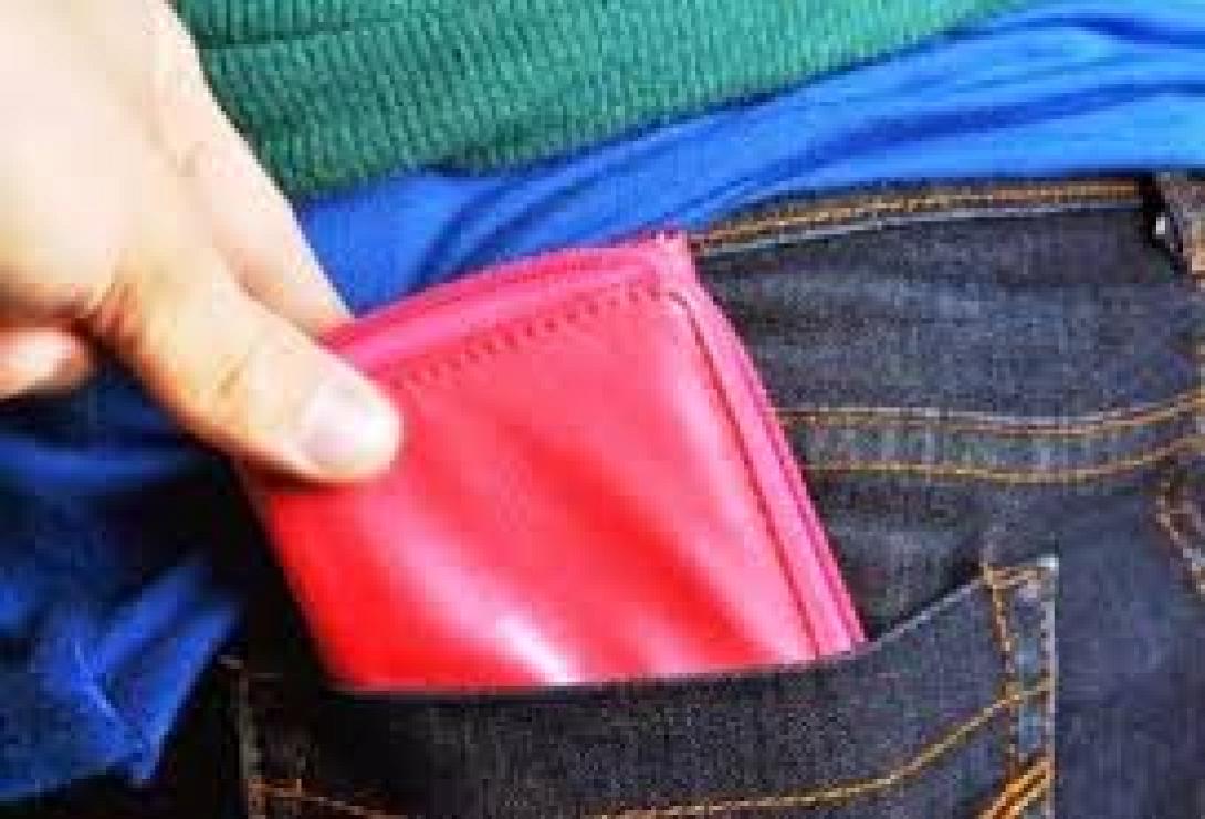 Χανιά: &quot;Δασκάλες&quot; στο ξάφρισμα πορτοφολιών δύο νεαρές γυναίκες