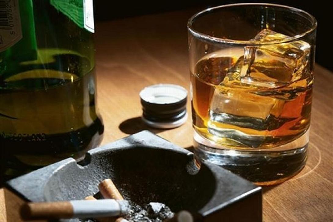 Προς αύξηση του φόρου σε ποτά και τσιγάρα