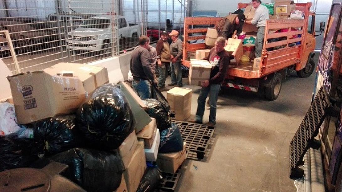 προσφορα - πρόσφυγες