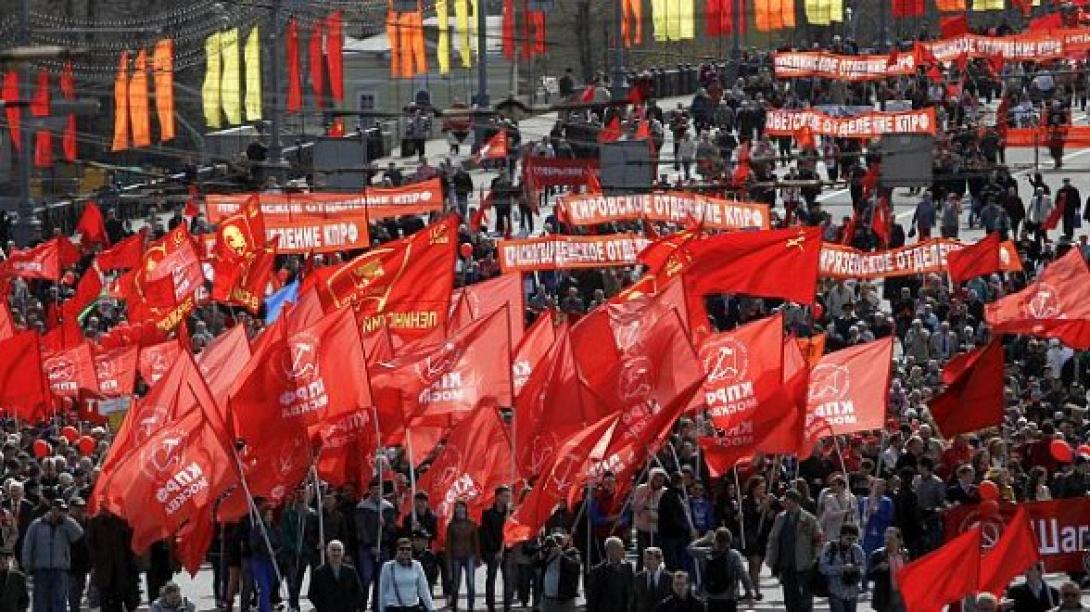 Πορείες για τη Πρωτομαγιά στην Κριμαία