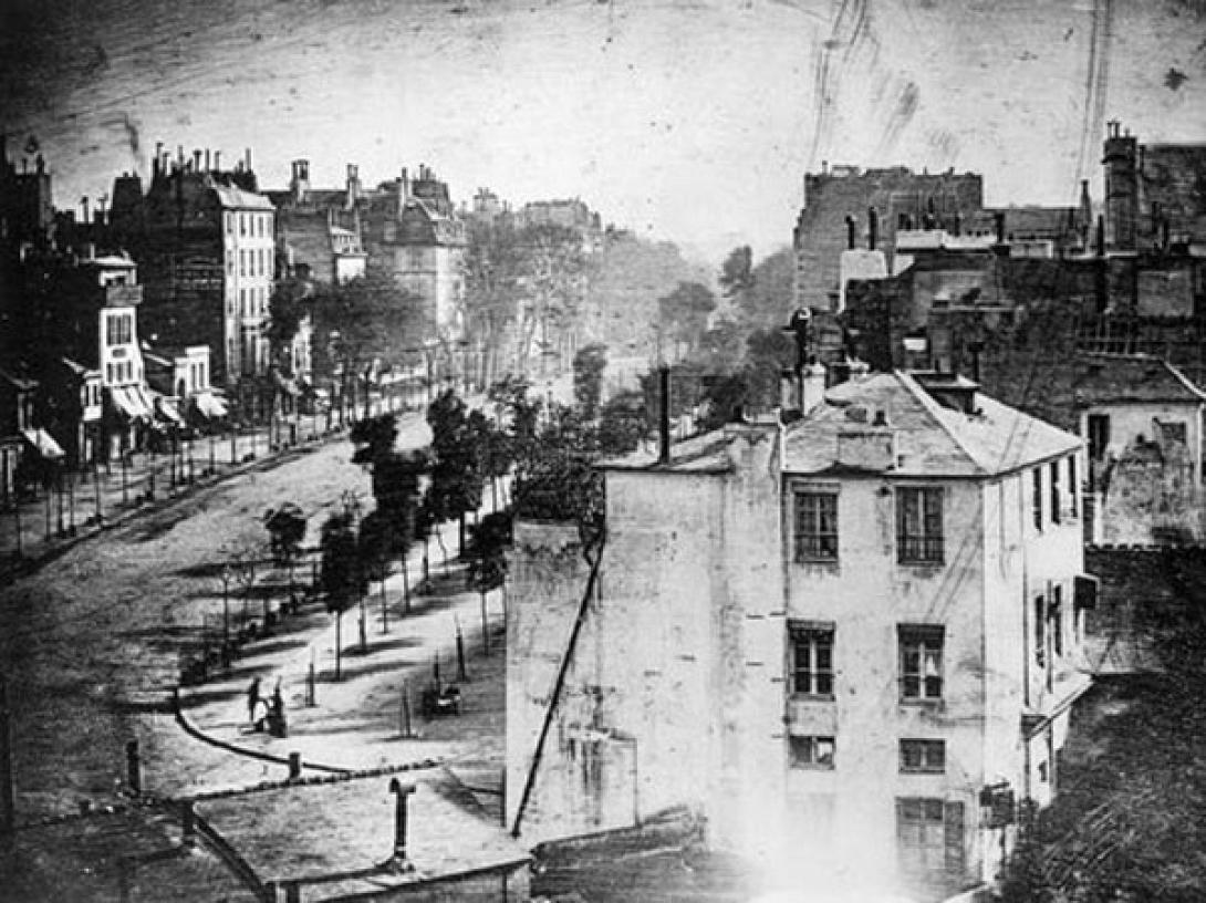 1838: Η πρώτη φωτογραφία με άνθρωπο στην ιστορία.