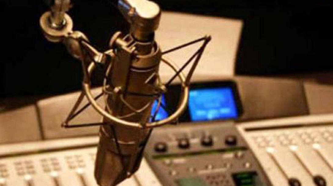 radiofwnikos-stathmos.jpg