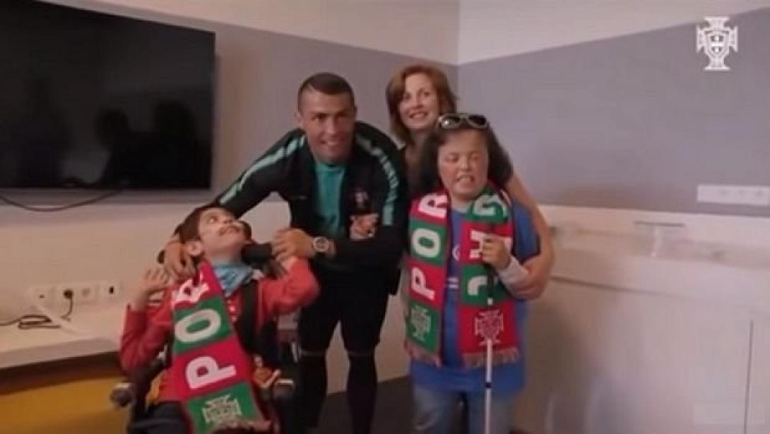 ronaldo_fans.jpg
