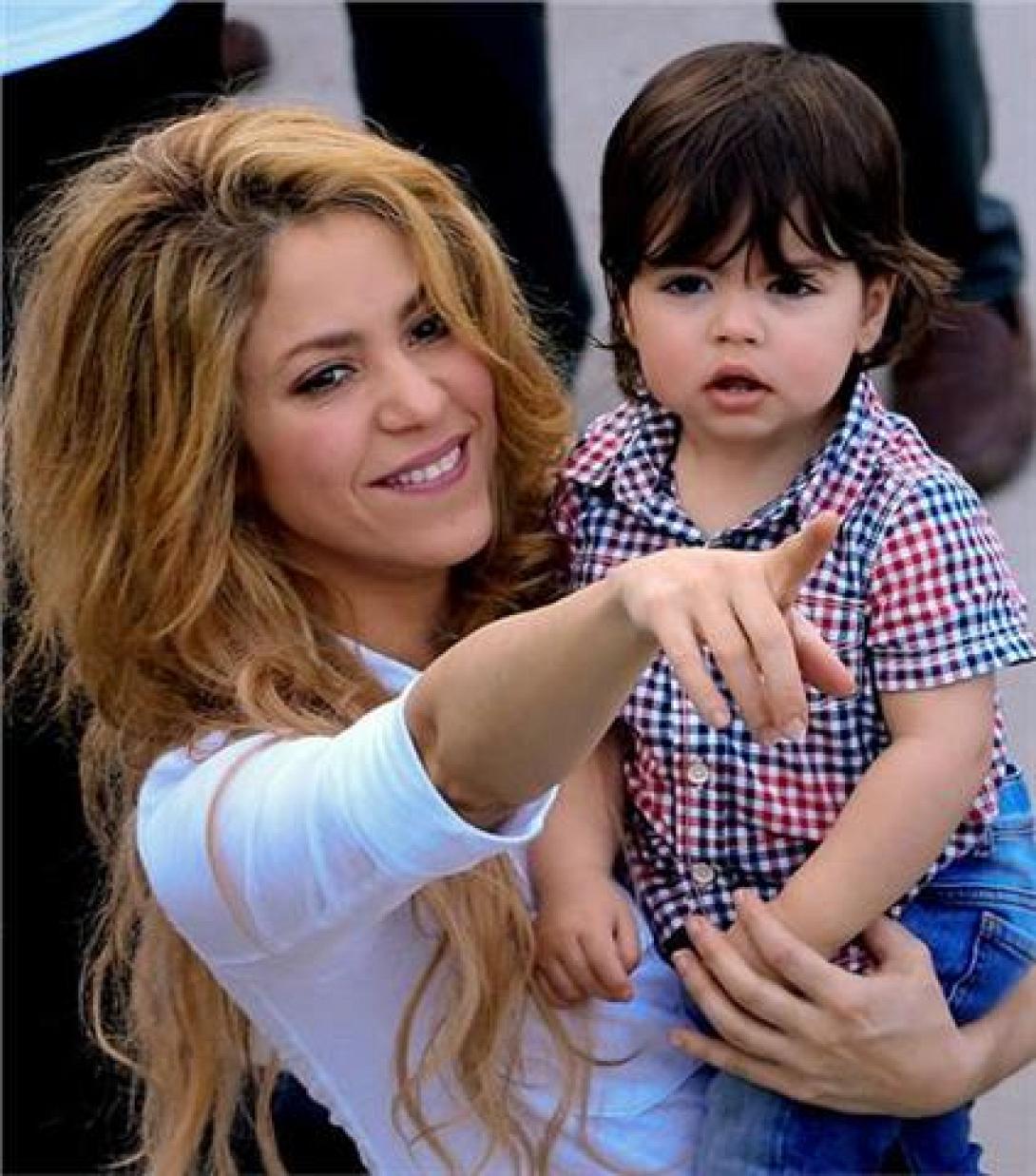 Η Shakira μιλάει για τον ... χαζομπαμπά Πικέ