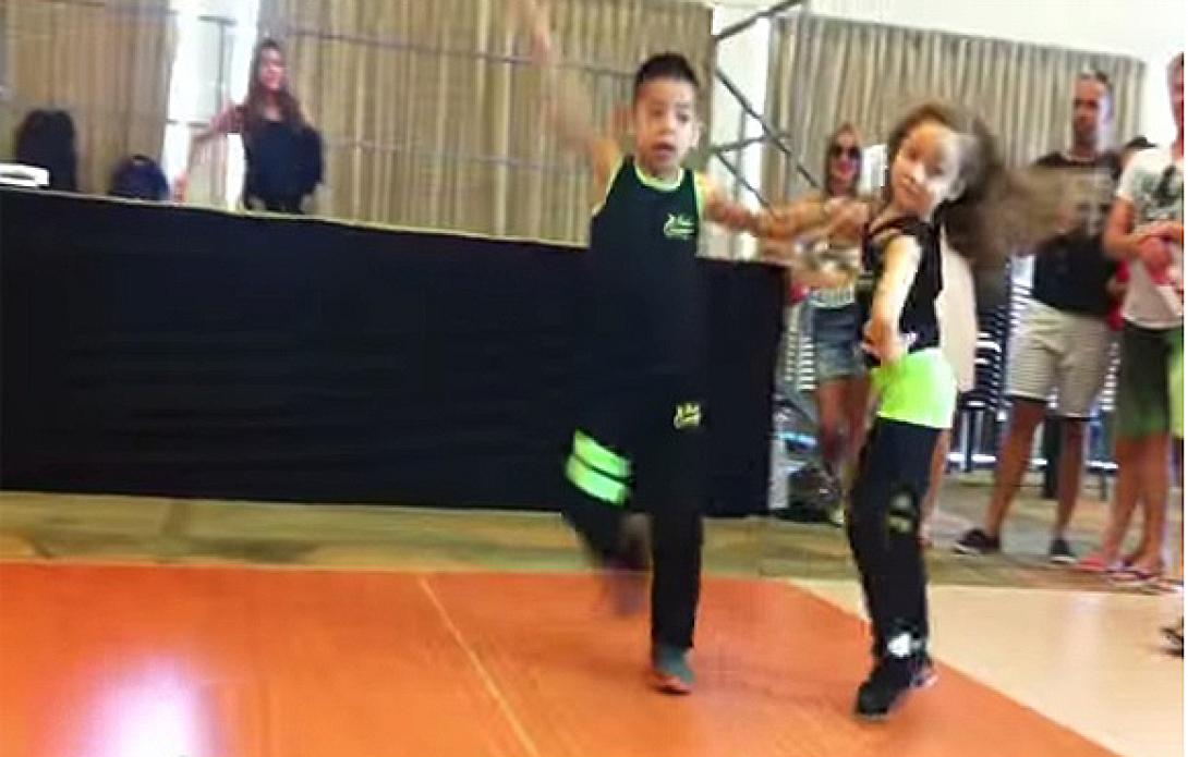 Mini Πρωταθλητές Salsa (βίντεο)