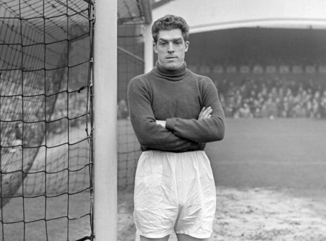 sam-bartram-charlton-athletic.jpg