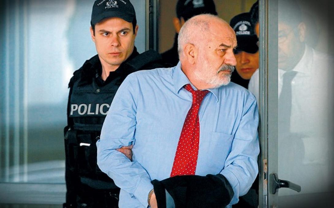 Στο εδώλιο Σμπώκος - Κάντας για τα εξοπλιστικά