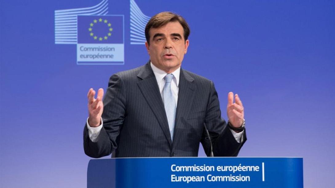 schinas_main01.jpg