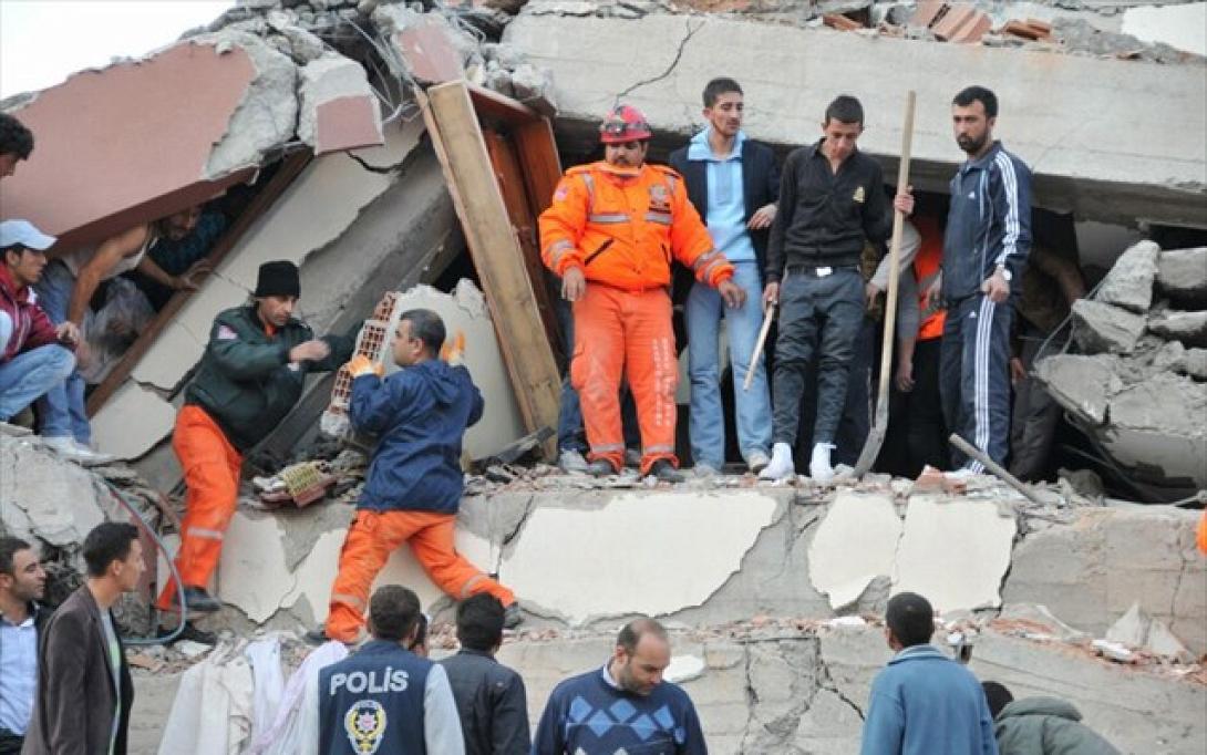 seismos-me-nekrous-stin-tourkia-27.jpg