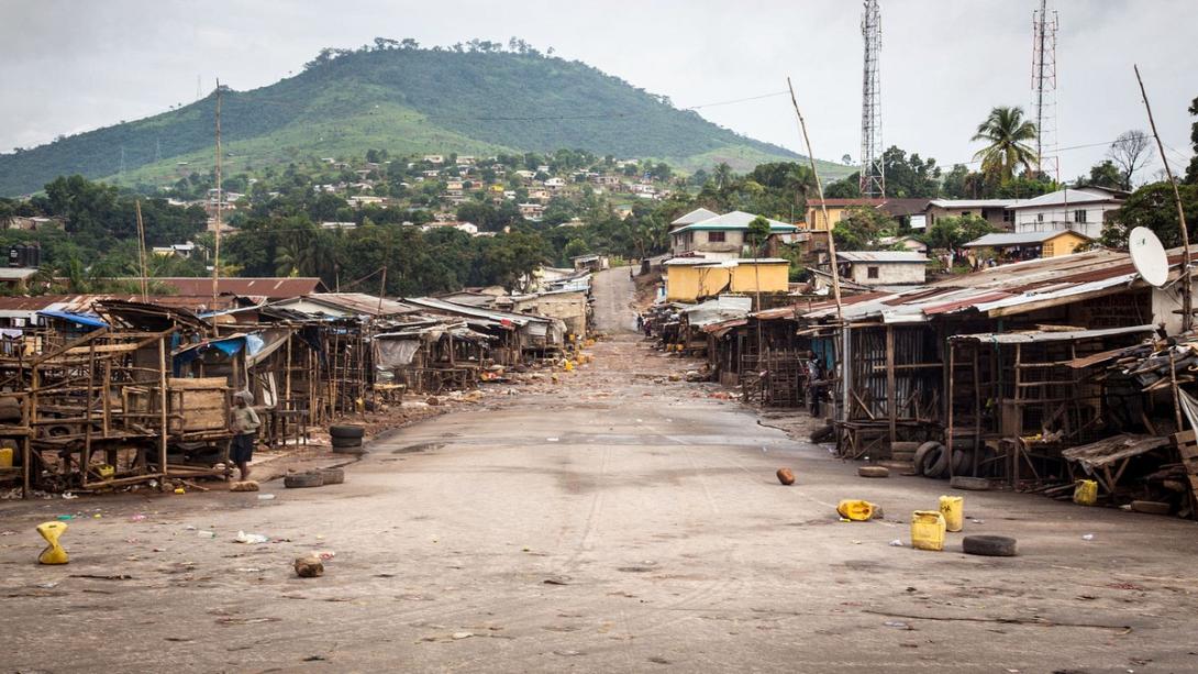 sierra-leone-ebola-quarantine-05.jpg