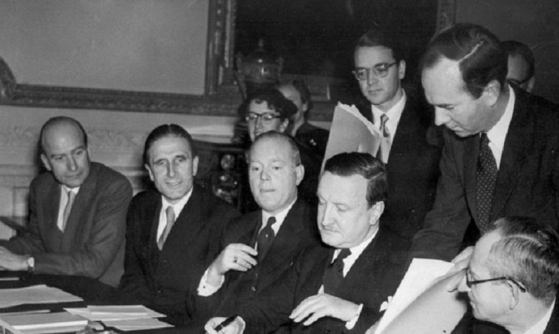 υπογραφή της συμφωνίας για την διαγραφή του γερμανικού χρέους