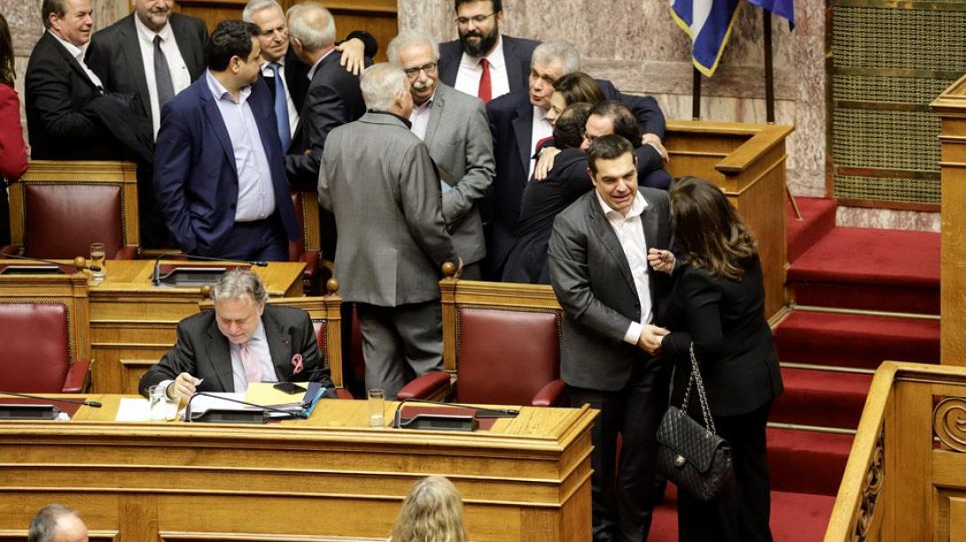 simfwnia_vouli.jpg