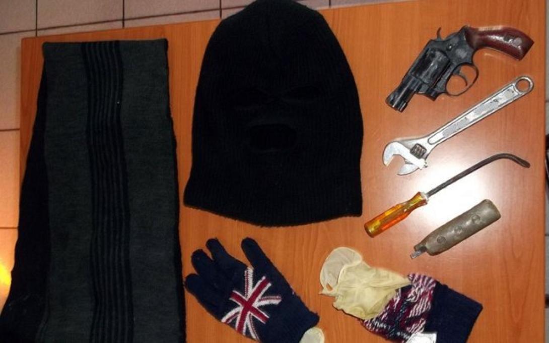 Φωκίδα: Ο ληστής μπήκε σε σπίτι γιαγιάς αστυνομικού ... και την πάτησε!