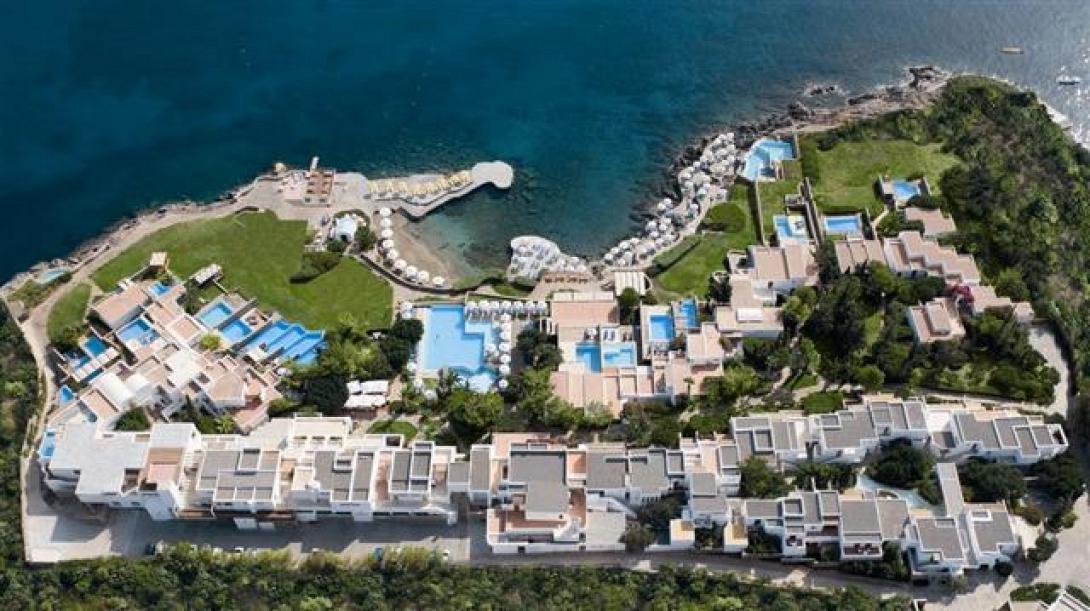 To &quot;St. Nicolas Bay Resort&quot; στα κορυφαία ξενοδοχεία του κόσμου 