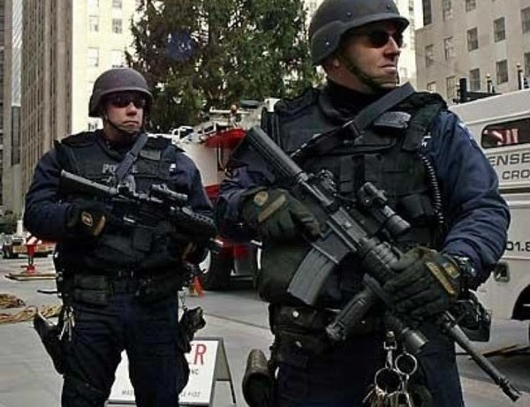 &quot;Χτενίζουν&quot; το τετράγωνο του Κοινοβουλίου οι αστυνομικοί στον Καναδά για τον ένοπλο που άνοιξε πυρ