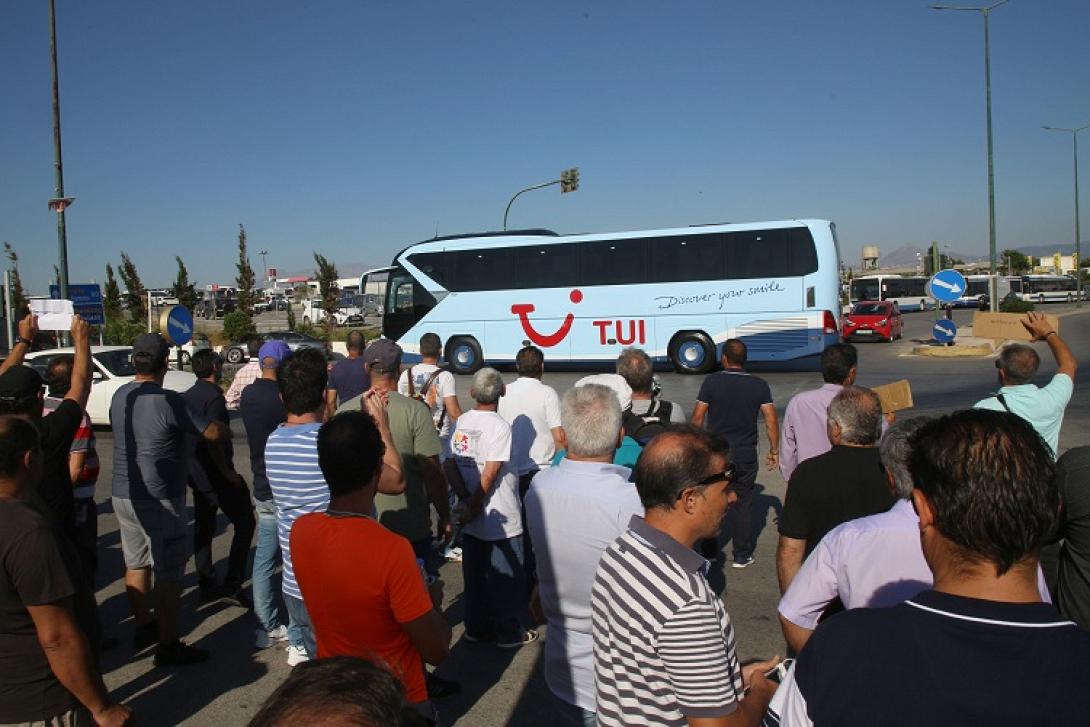 οδηγοί τουριστικών λεωφορείων