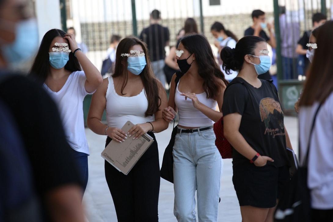 Με μάσκες η πλειοψηφία των μεγαλύτερων παιδιών
