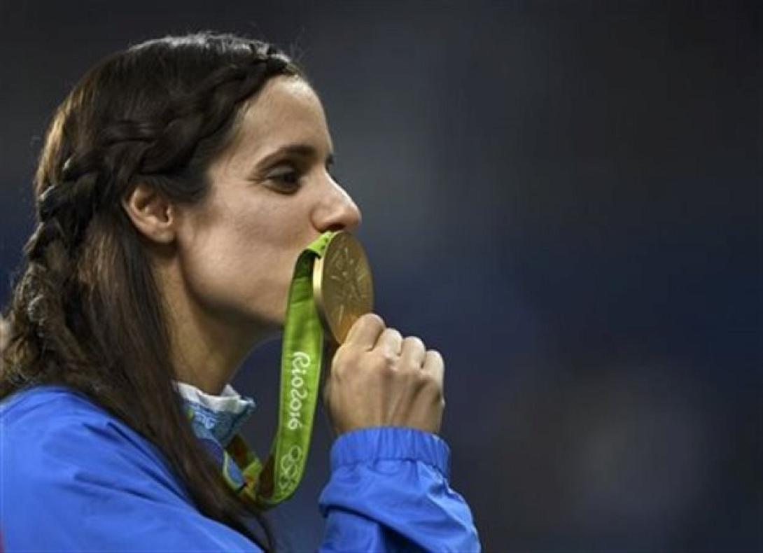 stefanidi_metallio.jpg