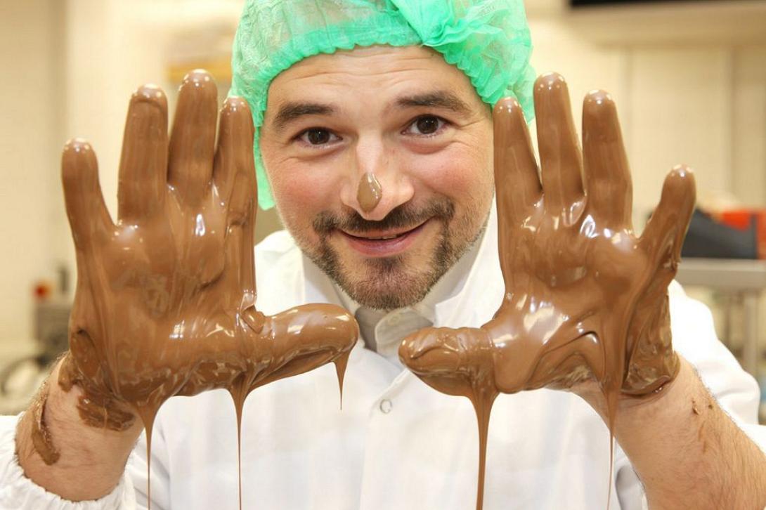 steve-myall-learns-to-make-chocolate.jpg