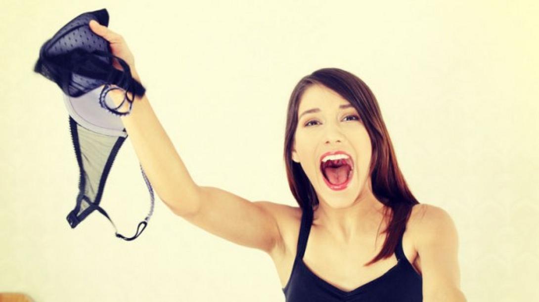 Η σύγχρονη διαμαρτυρία του ... στηθόδεσμου αφορά τον Δήμαρχο