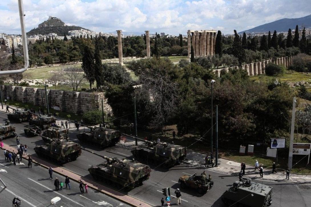 στρατιωτικη παρελαση