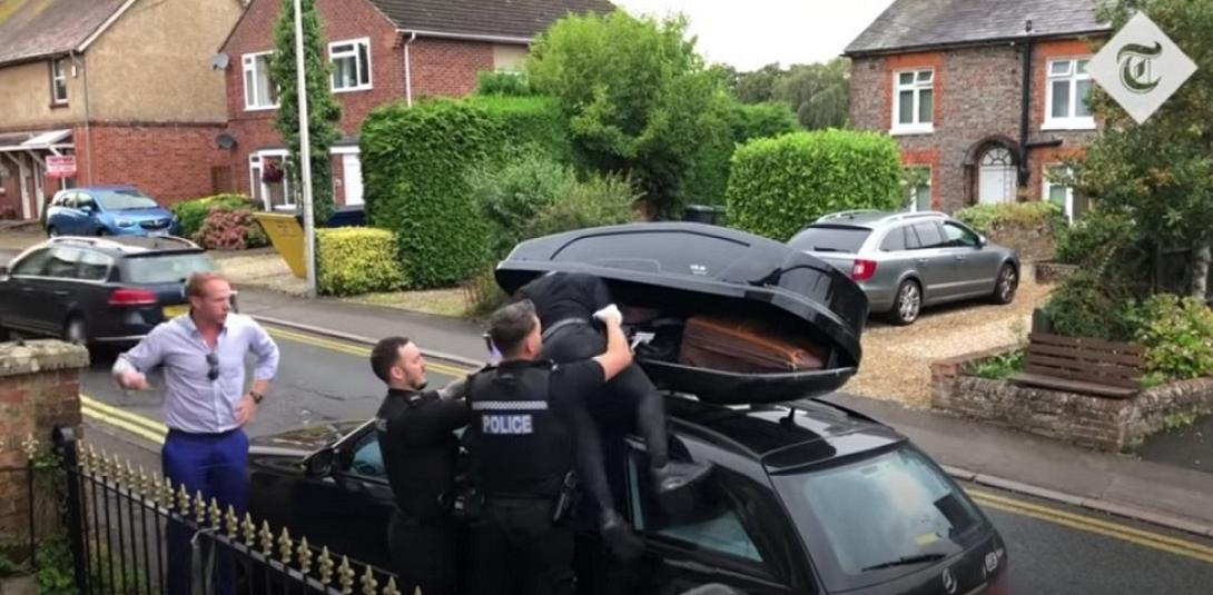 Σουδανός έμεινε ώρες σε μπαγκαζιέρα αυτοκινήτου για να διαφύγει από τη Γαλλία (βίντεο)