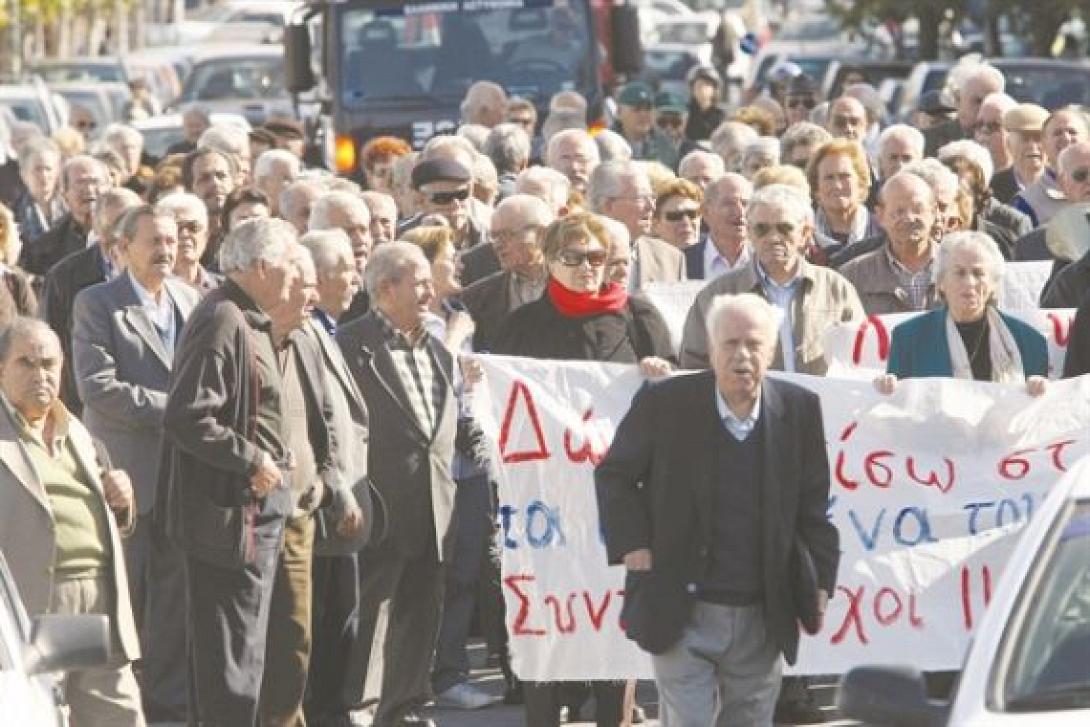 Οι συνταξιούχοι Ηρακλείου στην πλατεία Ελευθερίας για τα δικαιώματα τους