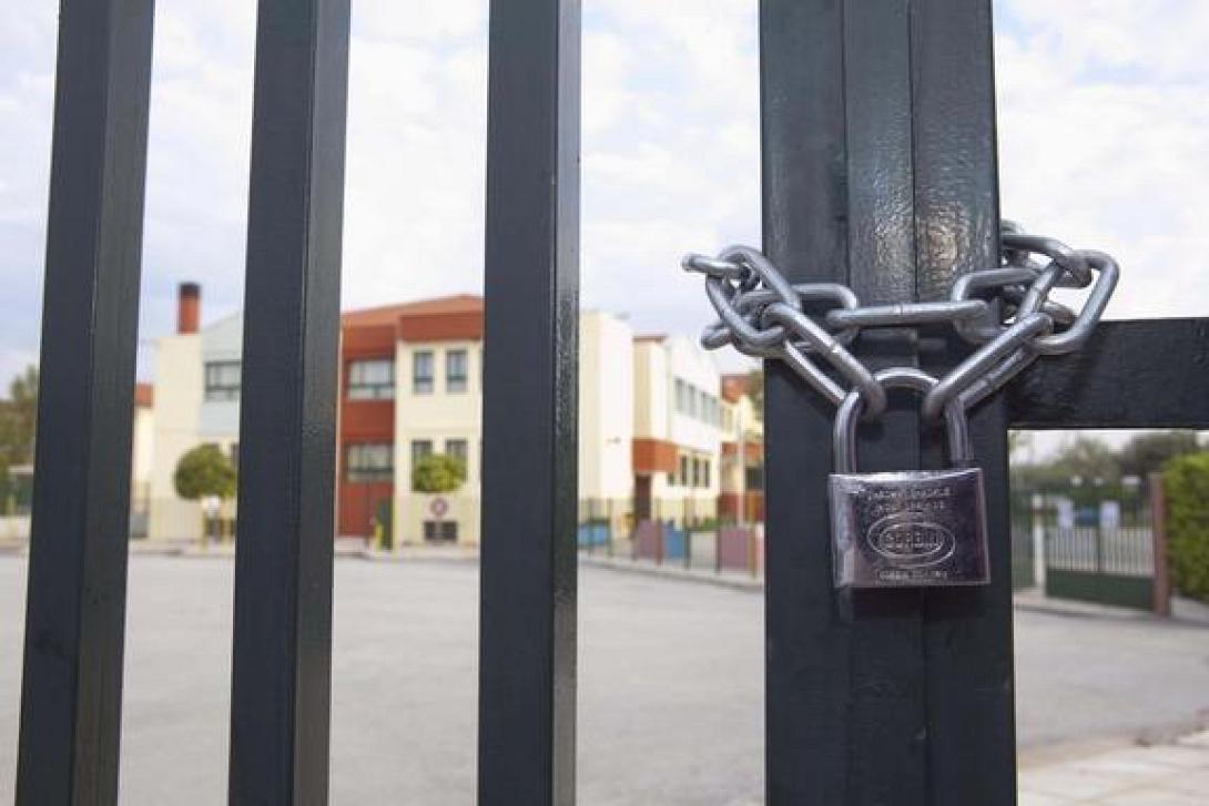 &#039;Εβαλαν σιλικόνη στα λουκέτα εκλογικών κέντρων της Θεσσαλονίκης