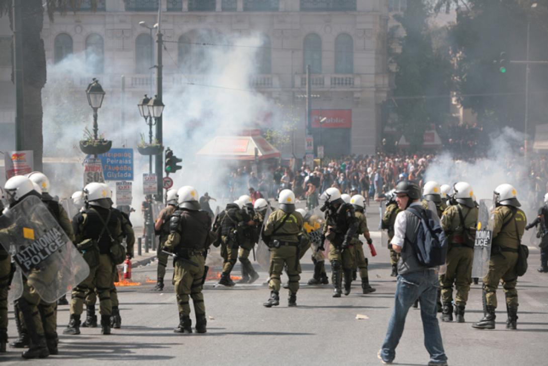 Μικρής έκτασης επεισόδια στην Αθήνα μεταξύ διαδηλωτών-αστυνομικών 