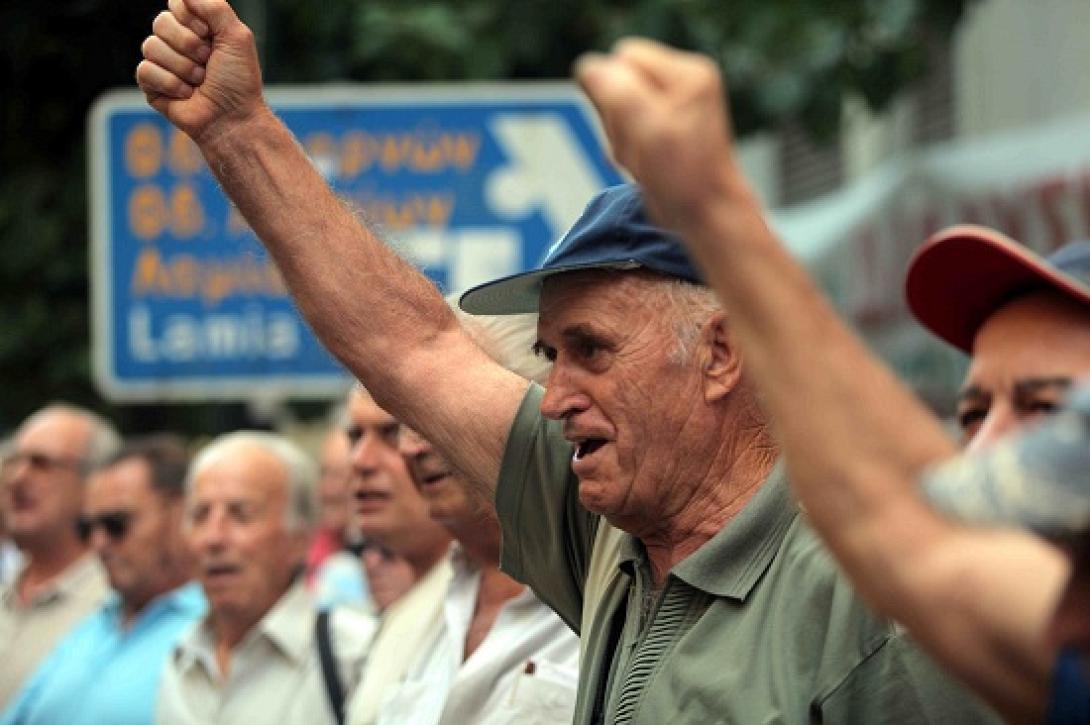 Νέες μειώσεις συντάξεων από 34 ως 325 ευρώ από τον Αύγουστο