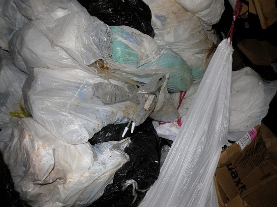 Τρόμος από τις πεταμένες στα σκουπίδια σύριγγες - Μολύνθηκαν 3 υπάλληλοι σε έναν μήνα!