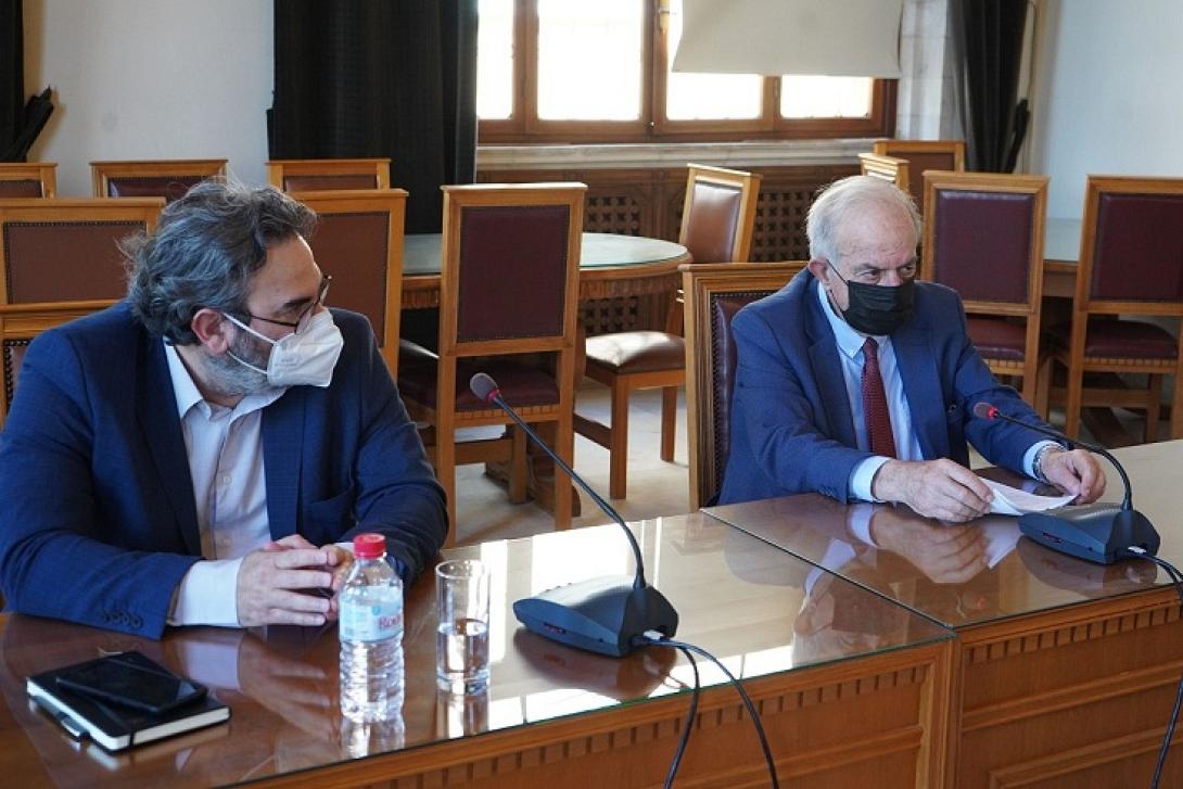 βασιλης λαμπρινος